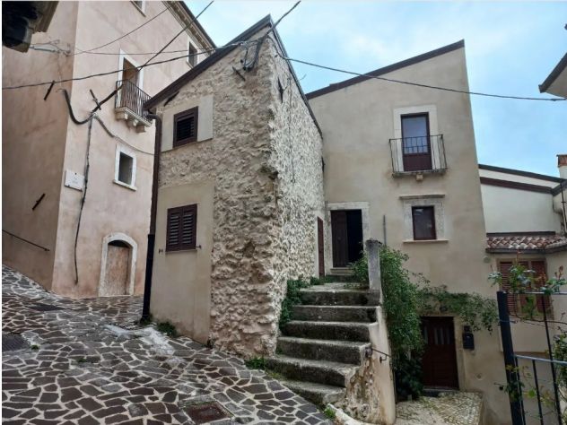 casa indipendente in vendita a Villa Santa Lucia degli Abruzzi