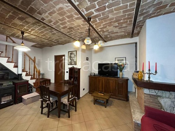 casa indipendente in vendita a Villa Santa Lucia degli Abruzzi in zona Carrufo