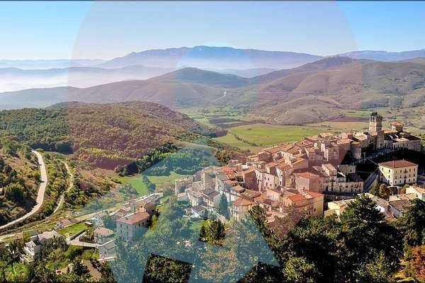 appartamento in vendita a Villa Santa Lucia degli Abruzzi in zona Carrufo
