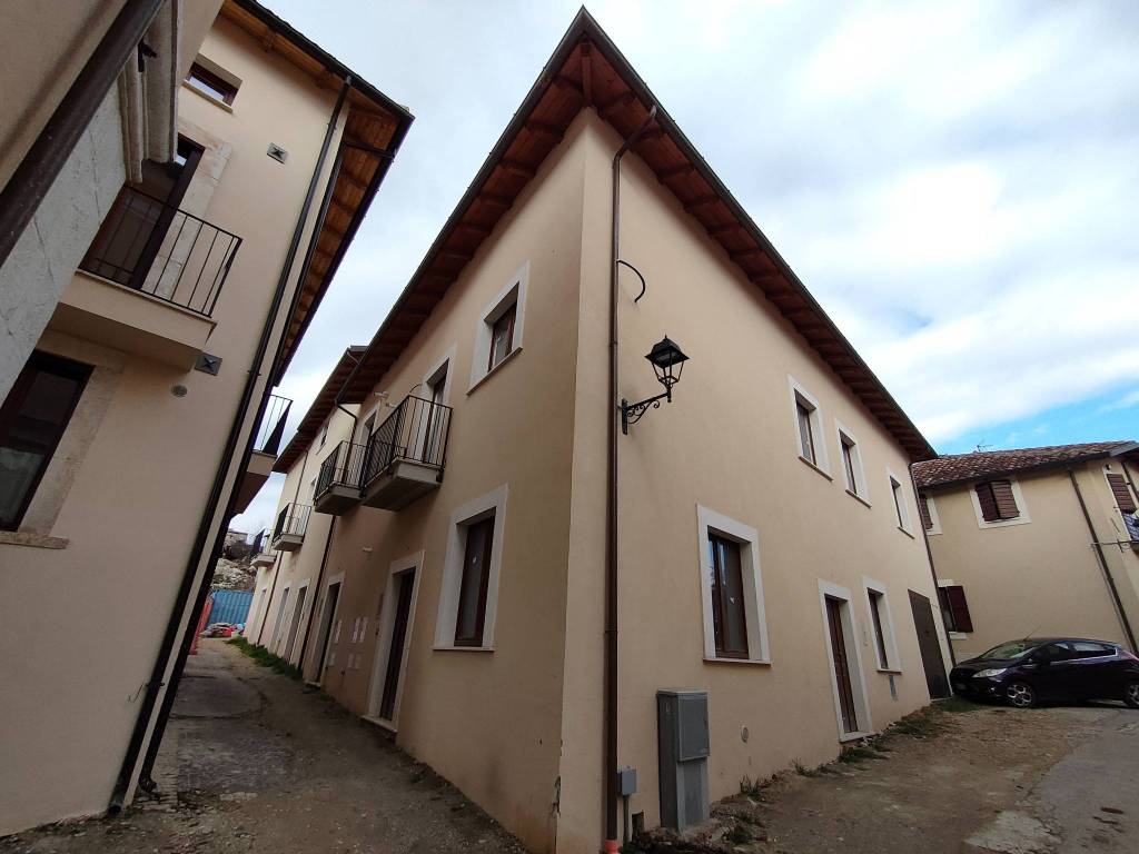 casa indipendente in vendita a Villa Sant'Angelo