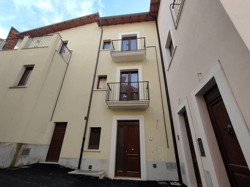 casa indipendente in vendita a Villa Sant'Angelo