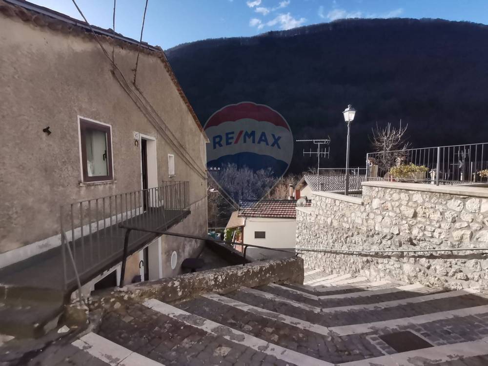 casa indipendente in vendita a Villetta Barrea