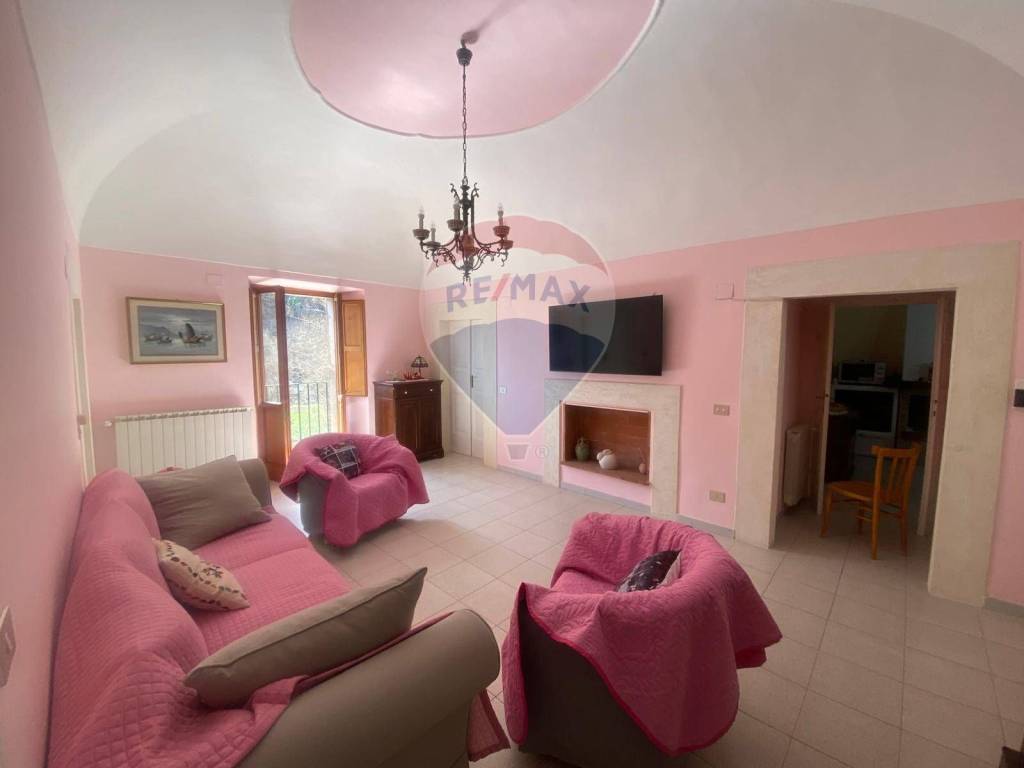casa indipendente in vendita a Villetta Barrea