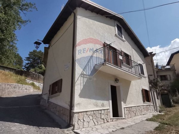 casa indipendente in vendita a Villetta Barrea