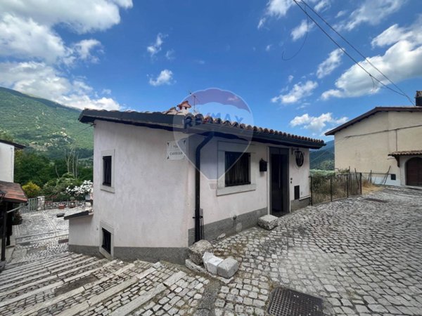 casa indipendente in vendita a Villetta Barrea