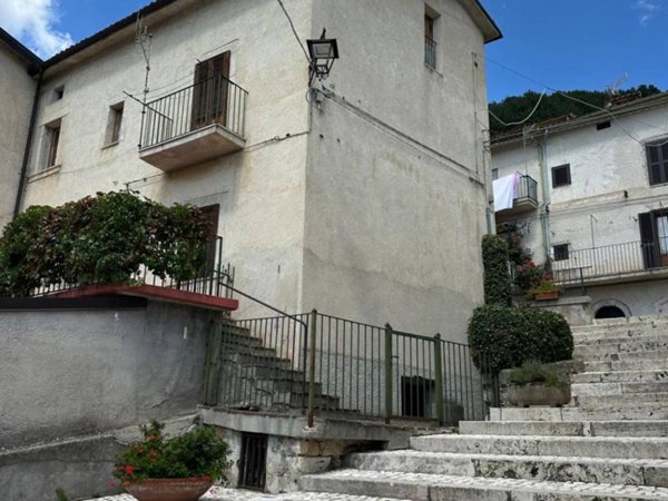 casa indipendente in vendita a Villetta Barrea