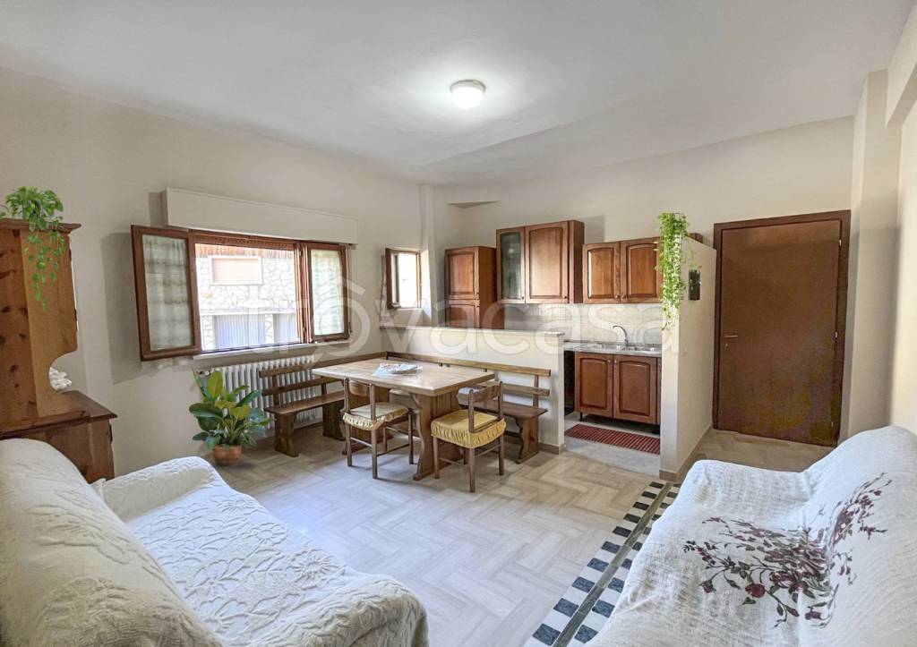 casa indipendente in vendita a Villetta Barrea