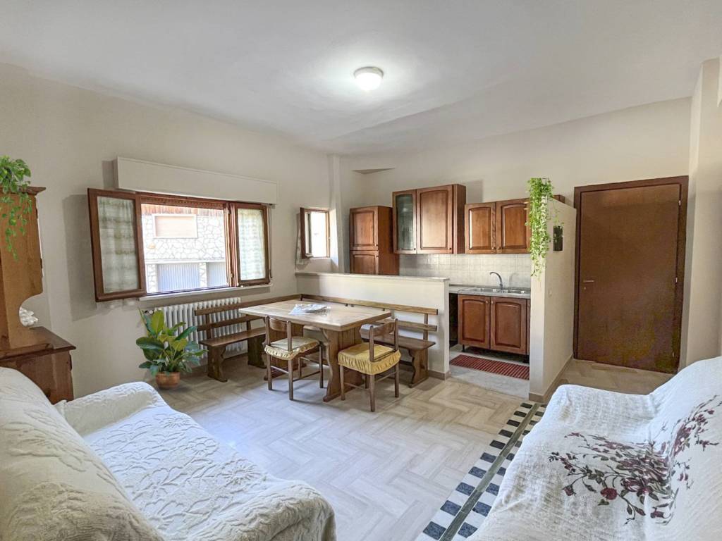 casa indipendente in vendita a Villetta Barrea