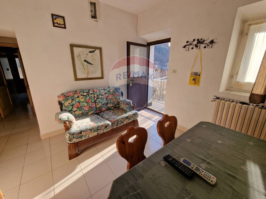 casa indipendente in vendita a Villetta Barrea