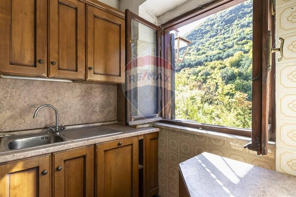 casa indipendente in vendita a Villetta Barrea