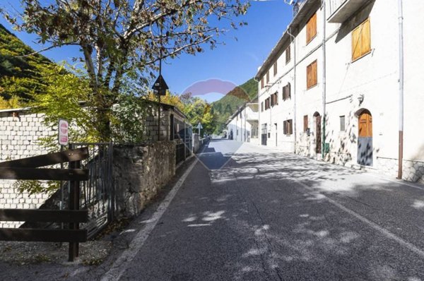 casa indipendente in vendita a Villetta Barrea