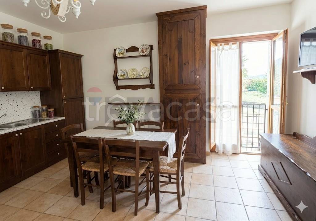 casa indipendente in vendita a Villetta Barrea