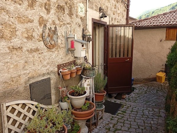casa indipendente in vendita a Villetta Barrea
