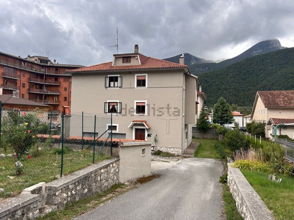 casa indipendente in vendita a Villetta Barrea