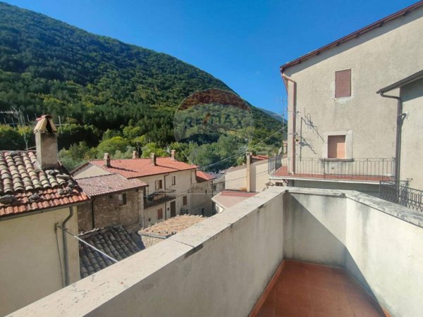 casa indipendente in vendita a Villetta Barrea