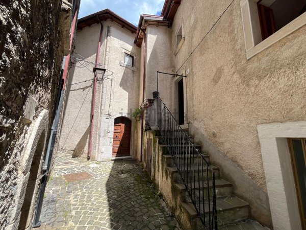 casa indipendente in vendita a Villetta Barrea