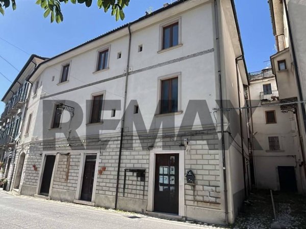 casa indipendente in vendita a Villetta Barrea