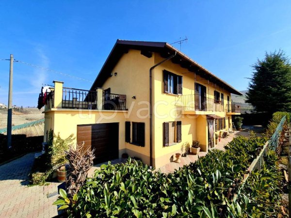 casa indipendente in vendita a Monforte d'Alba