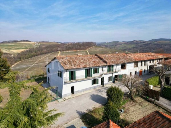 casa indipendente in vendita a Monforte d'Alba