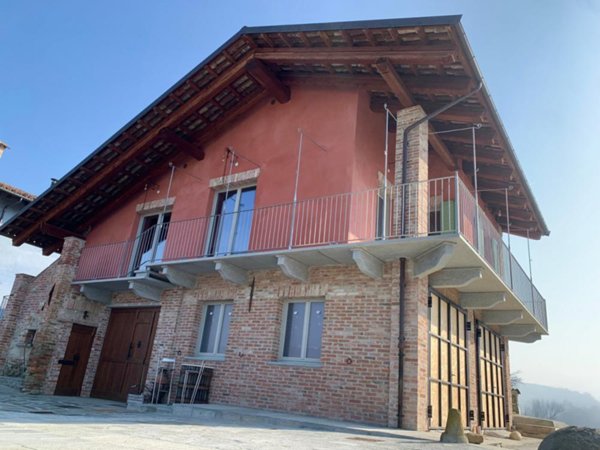 casa indipendente in vendita a Monforte d'Alba