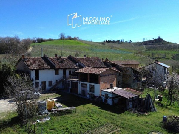 casa indipendente in vendita a Monforte d'Alba