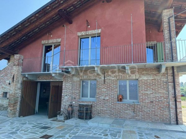 casa indipendente in vendita a Monforte d'Alba