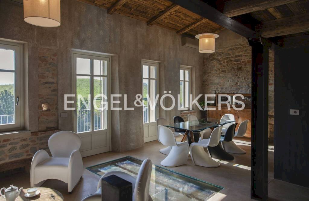 villa in vendita a Monforte d'Alba
