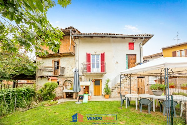 casa indipendente in vendita a Monforte d'Alba