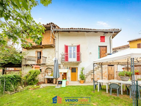 casa indipendente in vendita a Monforte d'Alba