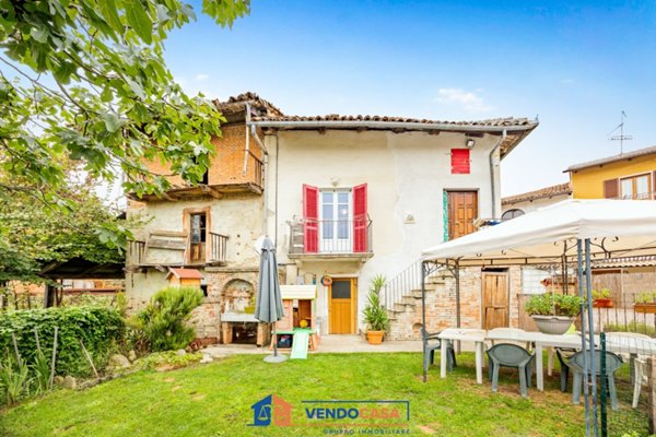casa indipendente in vendita a Monforte d'Alba