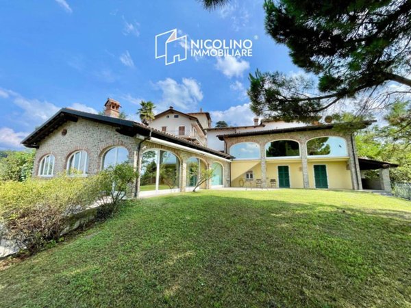 casa indipendente in vendita a Monforte d'Alba