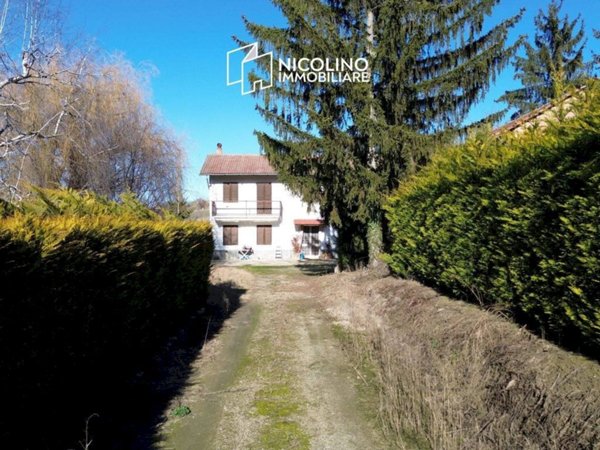 casa semindipendente in vendita a Monforte d'Alba