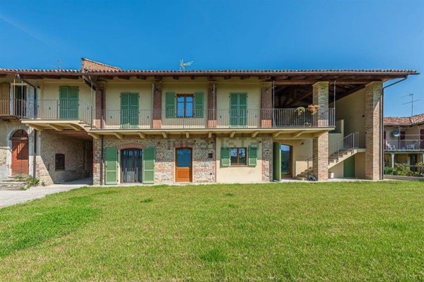 casa indipendente in vendita a Monforte d'Alba