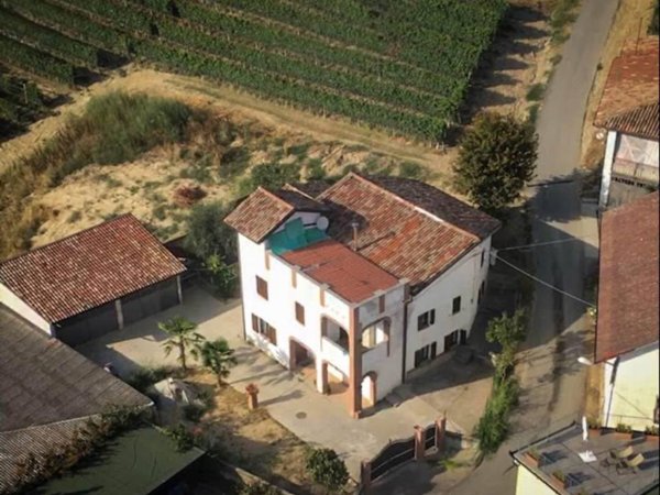 casa indipendente in vendita a Monforte d'Alba