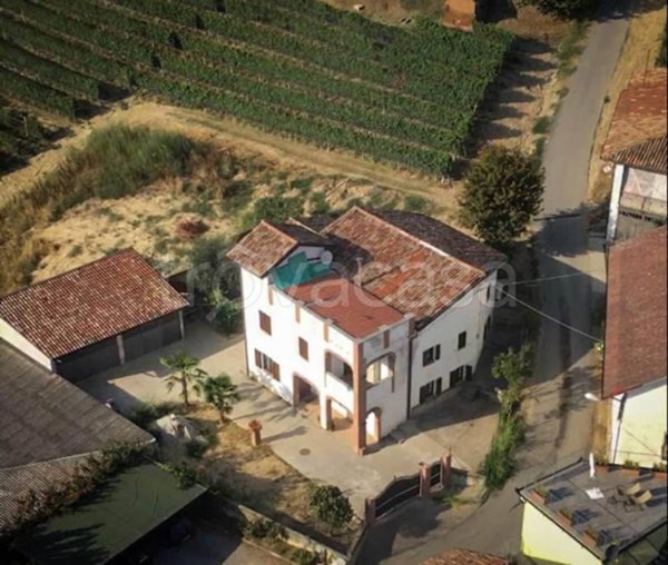 casa indipendente in vendita a Monforte d'Alba