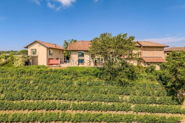 casa indipendente in vendita a Monforte d'Alba