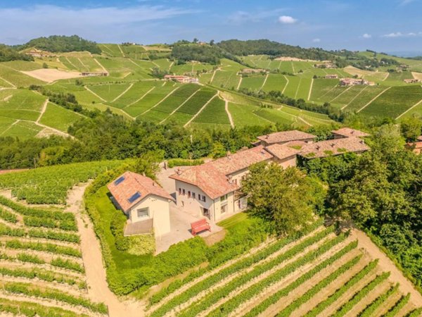 casa indipendente in vendita a Monforte d'Alba