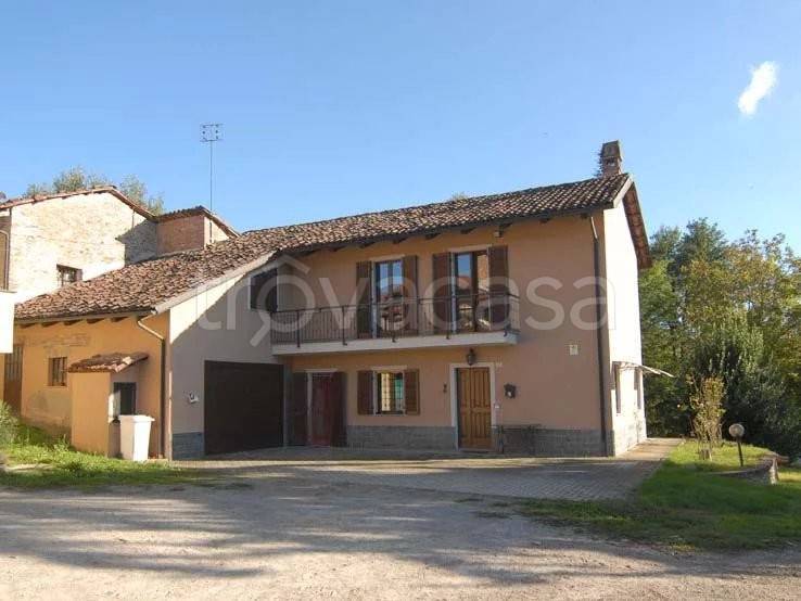 casa indipendente in vendita a Monforte d'Alba