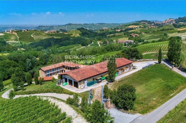 casa indipendente in vendita a Monforte d'Alba