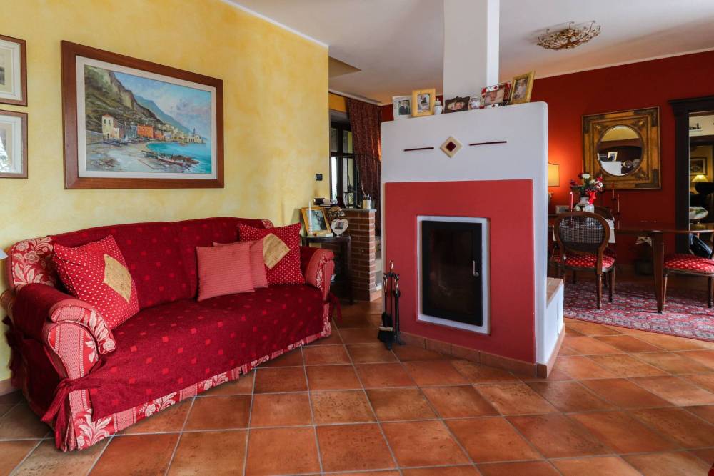 casa indipendente in vendita a Monforte d'Alba