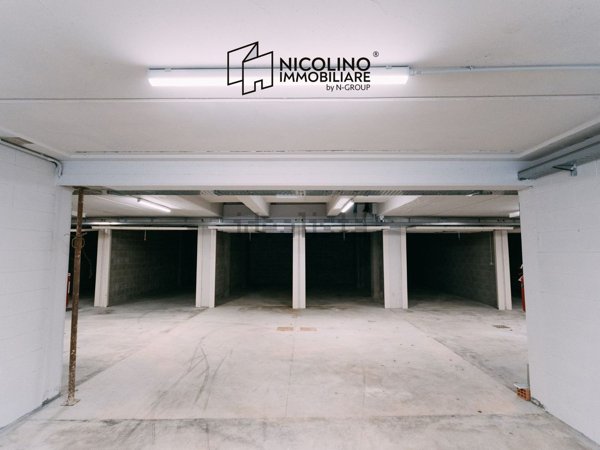 locale di sgombero in vendita a Monforte d'Alba