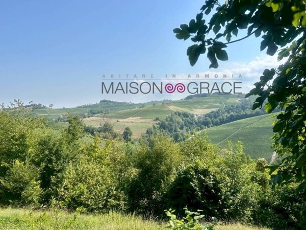 casale in vendita a Monforte d'Alba