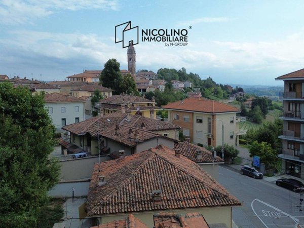 casa indipendente in vendita a Monforte d'Alba