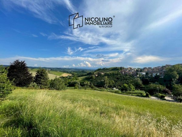 terreno edificabile in vendita a Monforte d'Alba