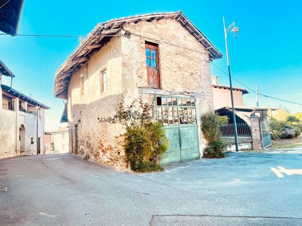 pentavano in vendita a Monforte d'Alba