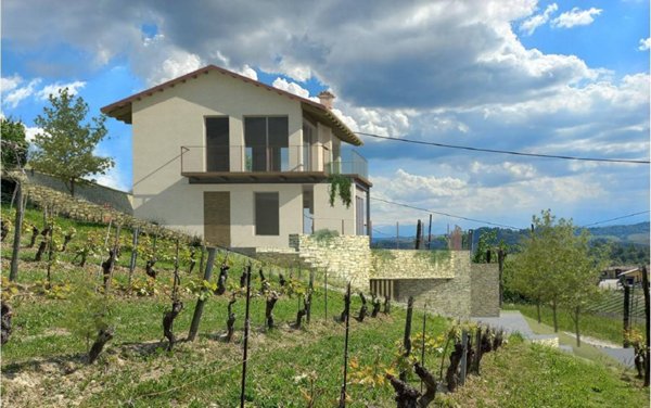 casa indipendente in vendita a Monforte d'Alba