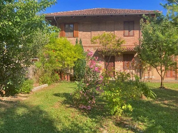 casa indipendente in vendita a Monforte d'Alba