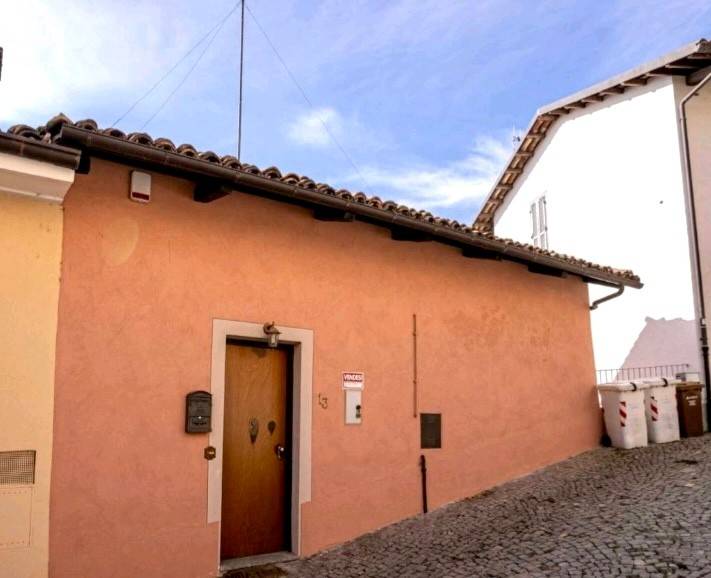 casa indipendente in vendita a Monforte d'Alba