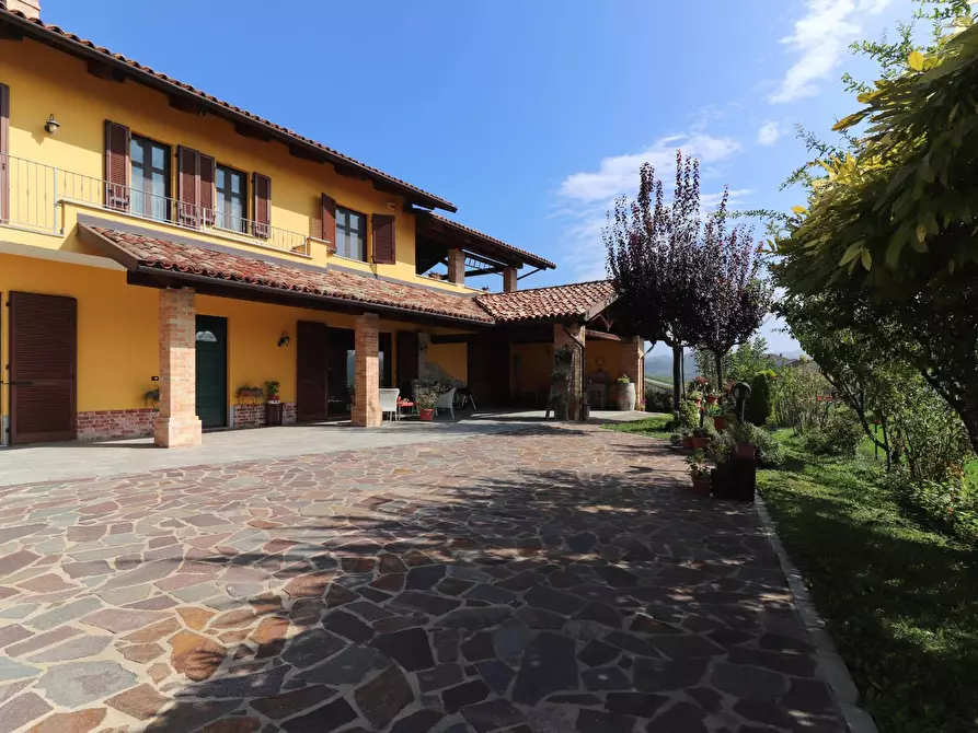 casa indipendente in vendita a Monforte d'Alba