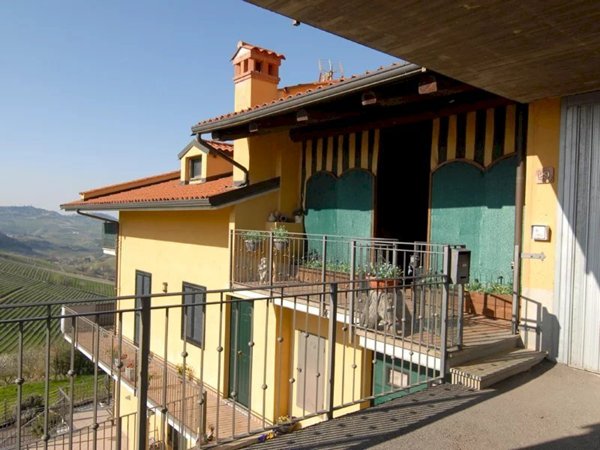 appartamento in vendita a Monforte d'Alba